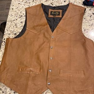 Brown leather vest. Size XL